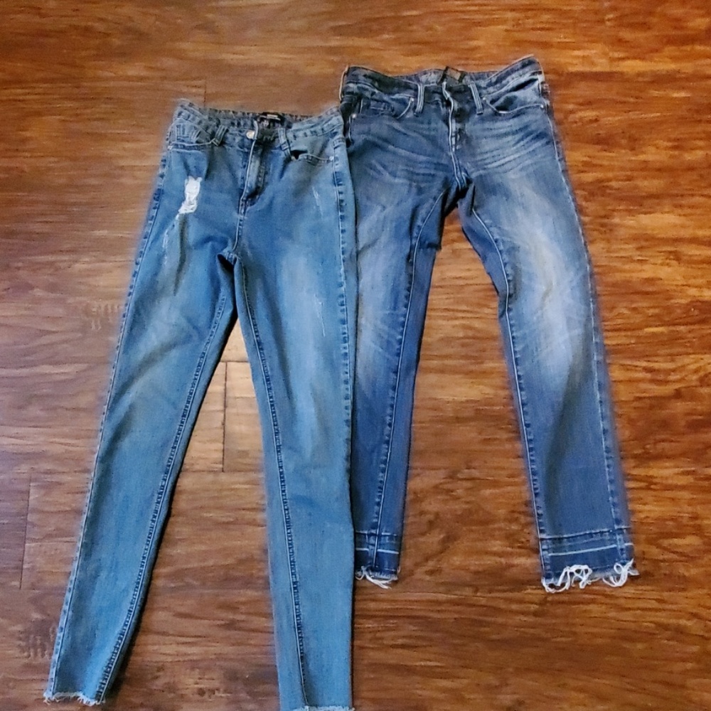 2 pair of skinny jeans